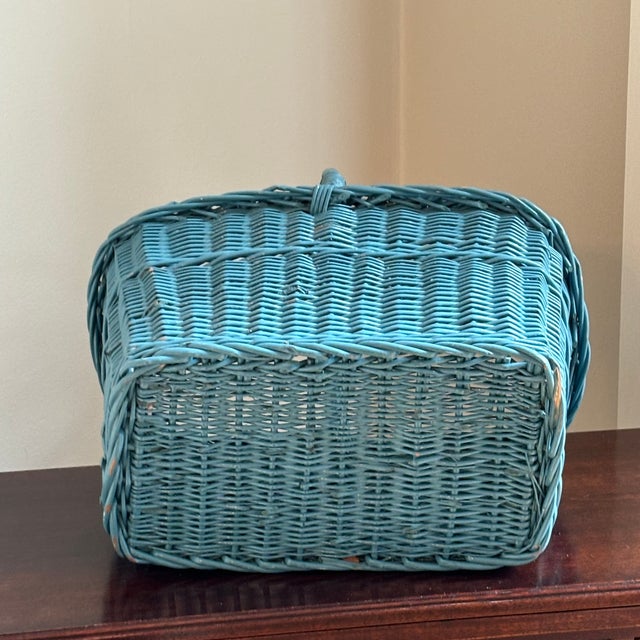 Mid-20th Century Cornflower Blue Market / Gathering Basket For Sale In Baltimore - Image 6 of 15