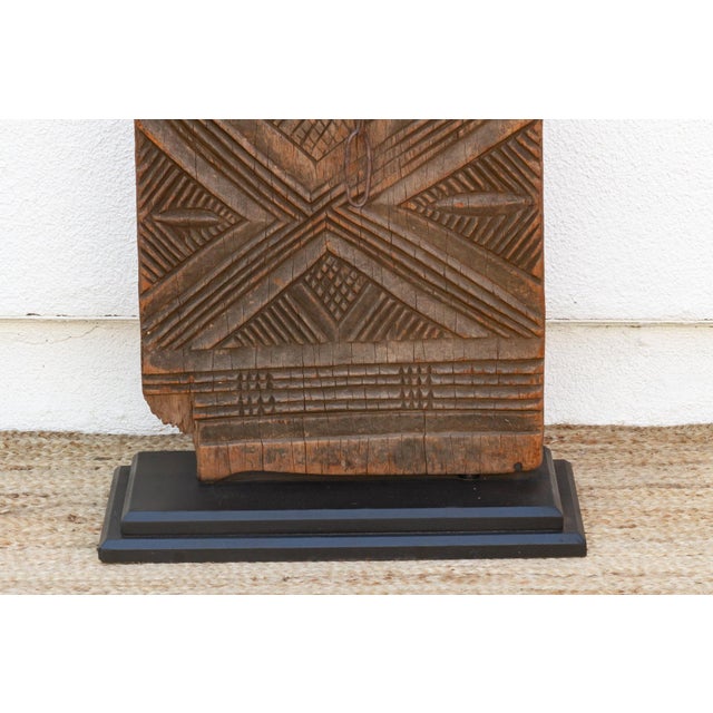 Early 20th Century Finely Carved Antique Gurunsi Door For Sale - Image 5 of 8