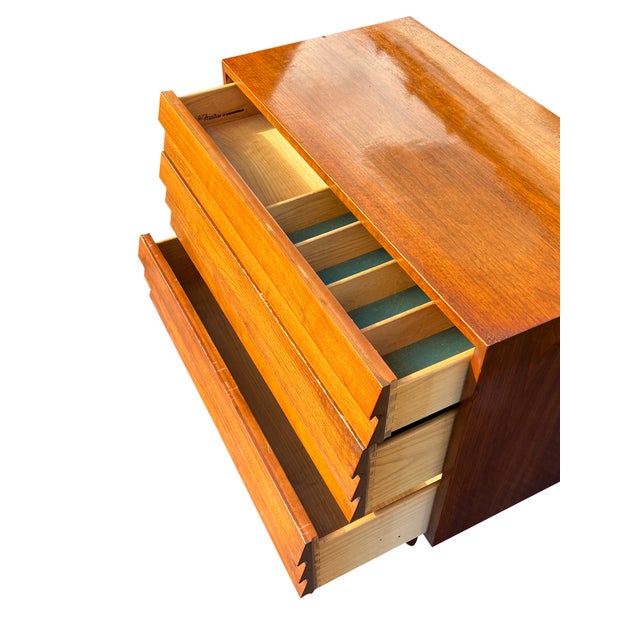 American of Martinsville Vintage Mid Century Modern Dresser by Merton Gershun for American of Martinsville For Sale - Image 4 of 12