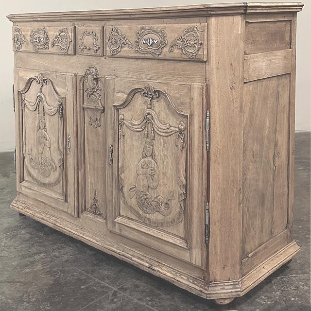 Early 18th Century Belgian Liègeois Régence Period Hand-Carved Stripped Oak Mermaid Buffet For Sale In Baton Rouge - Image 6 of 18