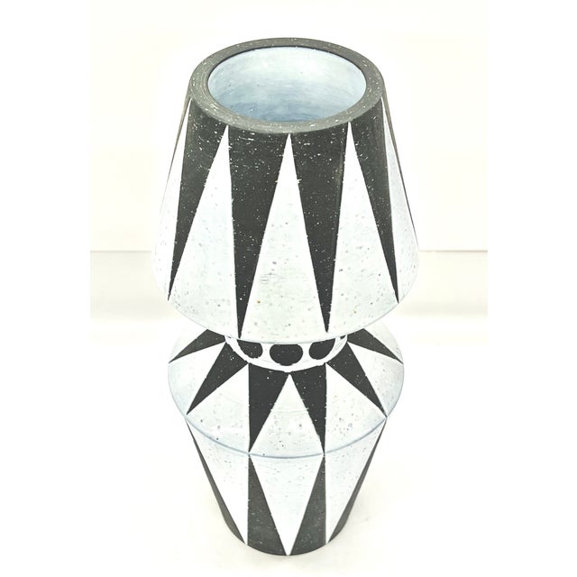Abstract Jonathan Adler Palm Springs Diamonds Black Stoneware Vase With a Satin-Matte Ivory Glaze For Sale - Image 3 of 8