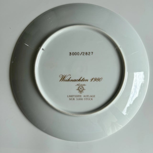 Vintage Collection Christmas Plate, 1980s For Sale - Image 3 of 5