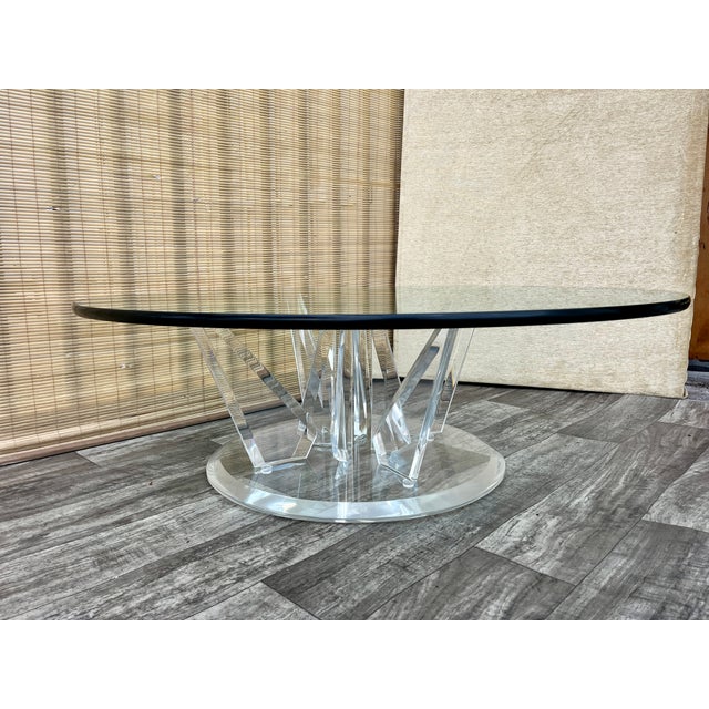 Transparent Hollywood Regency Stalagmitel Lucite Base With Glass Top Coffee Table. Circa 1970s For Sale - Image 8 of 18