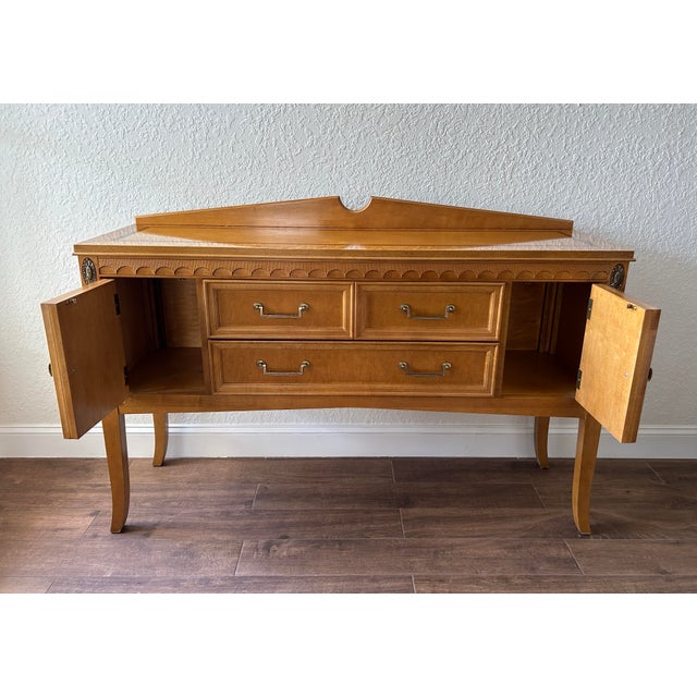 Late 20th Century Stanley Furniture Italian Neoclassical Style Blonde Buffet Sideboard For Sale In Miami - Image 6 of 12