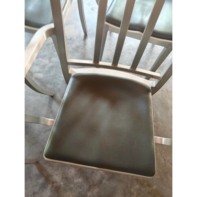 Contemporary Set of Six Emeco Brushed-Aluminum Chairs. Two Armchairs & Four Side Chairs For Sale - Image 3 of 15