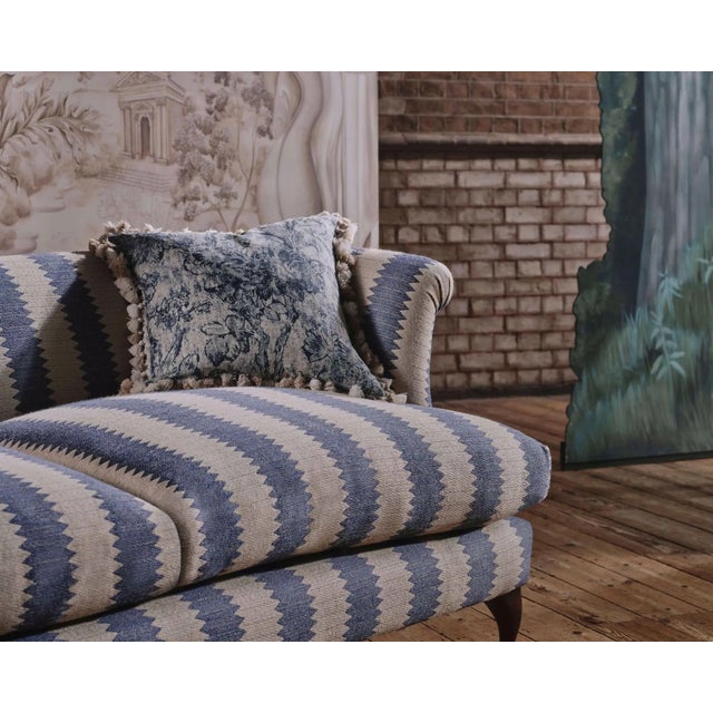 Traditional Sanderson Aperigon Swag Fabric in Woad For Sale - Image 3 of 3