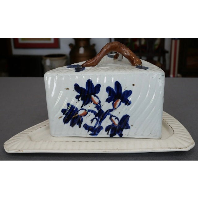 Up for sale is a Late 19th Century English Victorian Ironstone Porcelain Japonisme Imari Style Floral Tree Motifs/Branch-...