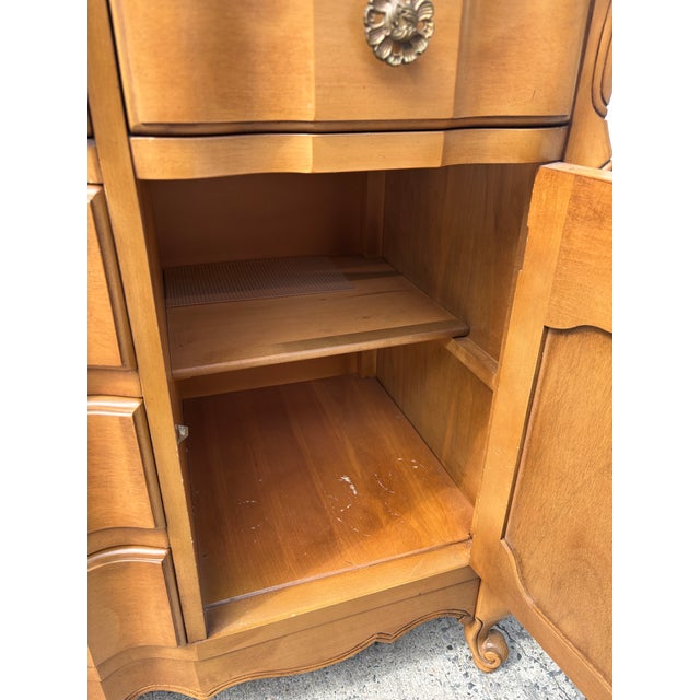 Vintage French Provincial Sideboard Buffet Credenza Server With Serpentine Front For Sale - Image 11 of 12