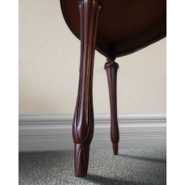 Tripod Pedestal Table in Mahogany and Walnut, 1920s For Sale - Image 6 of 8