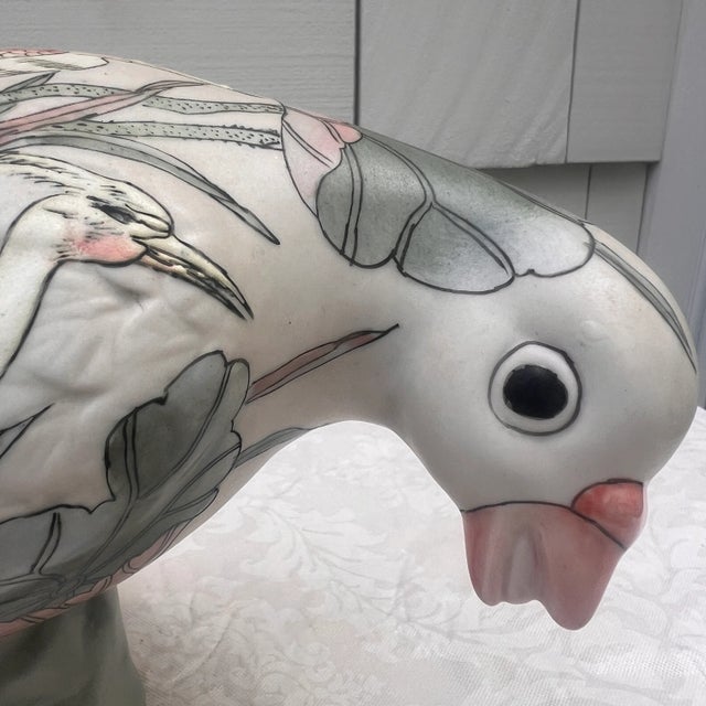 1970s Chinoiserie Hand-Painted Ceramic Bird Figurines, a Pair, Chinese Export For Sale - Image 10 of 17