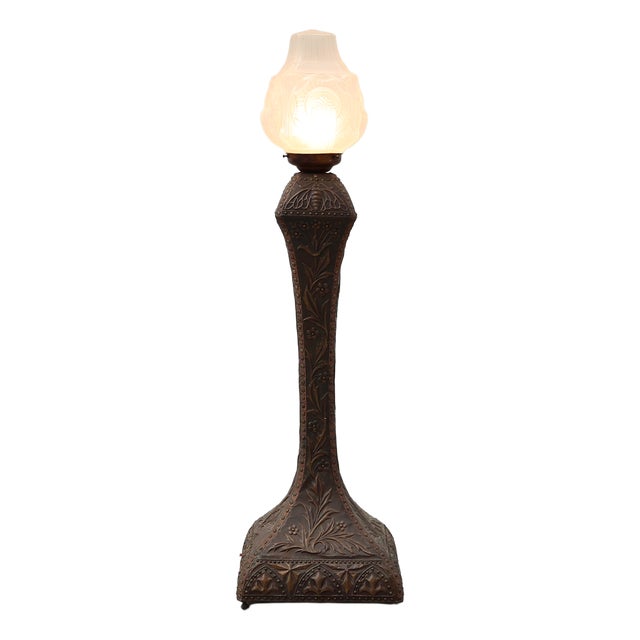 Art Nouveau Floor Lamp in Hammered Copper with Frosted Glass Hood, 1890s For Sale