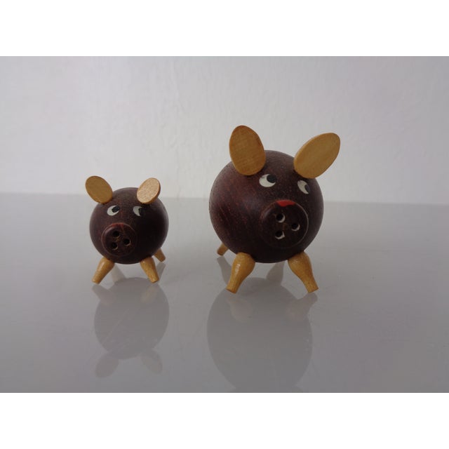 1960s Vintage Pig-Shaped Teak Salt and Pepper Shakers, Denmark, 1960s, Set of 2 For Sale - Image 5 of 10