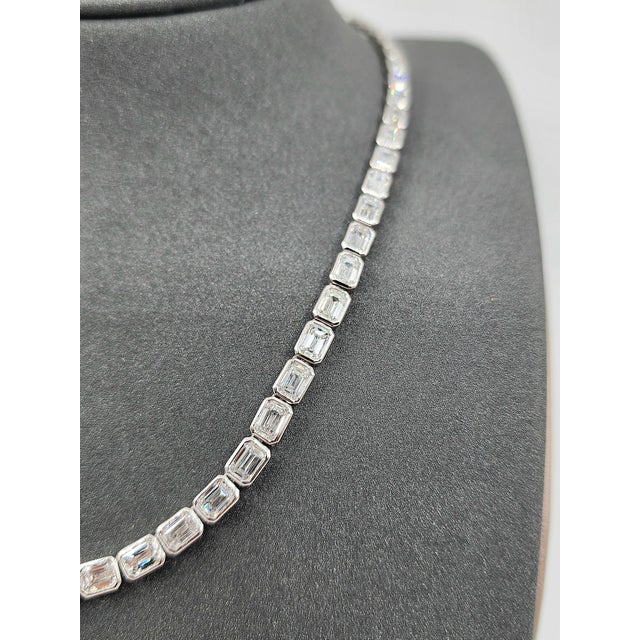 Modern 21.84 Ct Bezel-Set Emerald Cut Necklace For Sale - Image 3 of 9