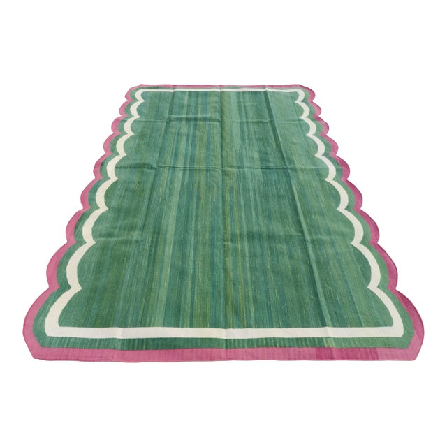 Cotton Vegetable Dyed Scalloped Edge Rug Green With Cream and Raspberry Pink Border - 6x9 For Sale