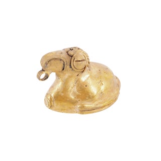 Colombian Taïrona Tumbago Statuette of Sleeping Bird For Sale