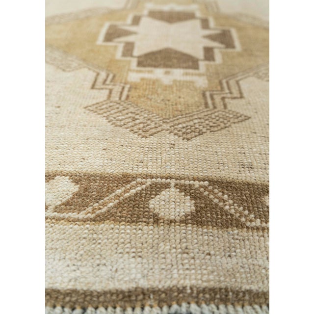 Turkish Turkish Vintage Rug 3'3" x 6'4" #21404 For Sale - Image 3 of 8
