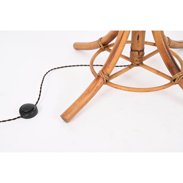 French Riviera Floor Lamp in Rattan, Wicker & Bamboo in the style of Sognot, Italy, 1960s For Sale - Image 9 of 17