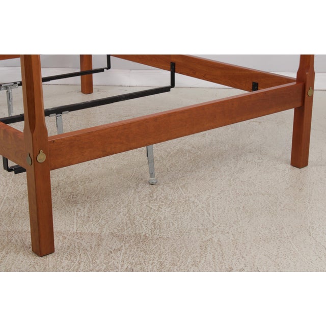 Wood Stickley Cherry Queen Size Pencil Post Bed For Sale - Image 7 of 15