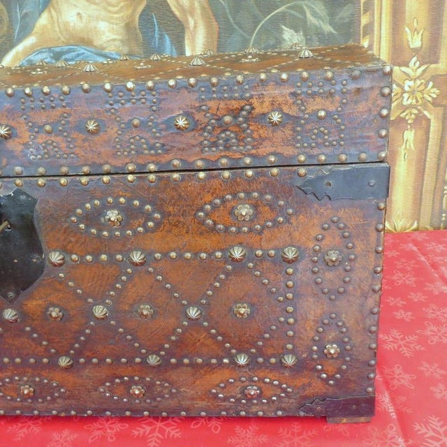 Antique Edwardian Studded Leather Dome-Top Chest, 1900 For Sale - Image 4 of 18
