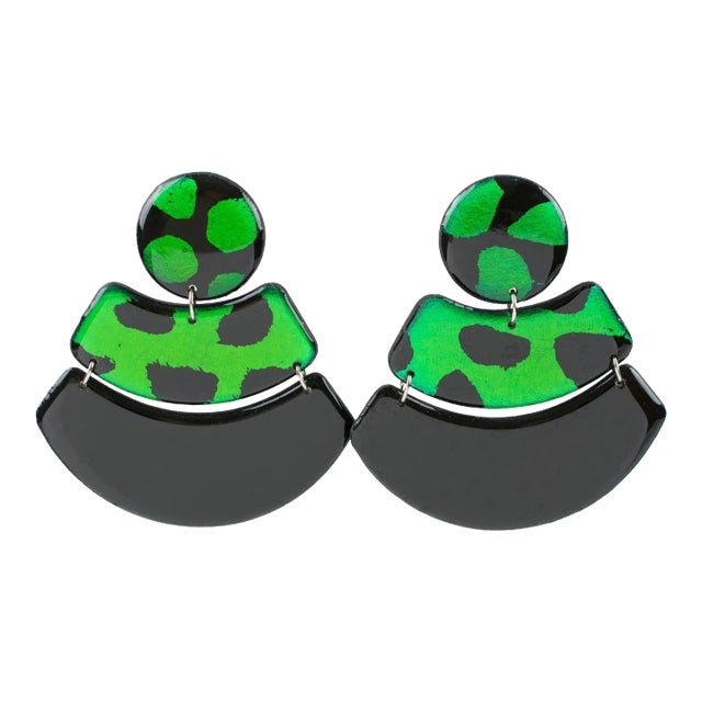 Black and Green Lucite Dangle Pair of Clip Earrings For Sale