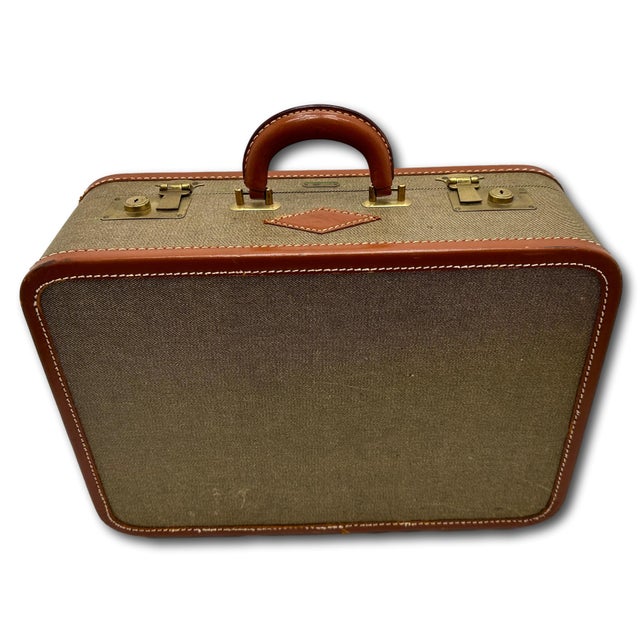 Vintage 1940s Lincoln "Zephyrweight" New York Tweed & Leather Overnight Suitcase in Nice Condition For Sale - Image 9 of 18