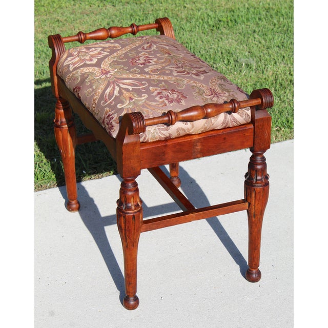 Textile Mid-20th Century Traditional Cherry-Finish Vanity Bench With Pink & Brown Damask Upholstery For Sale - Image 7 of 18