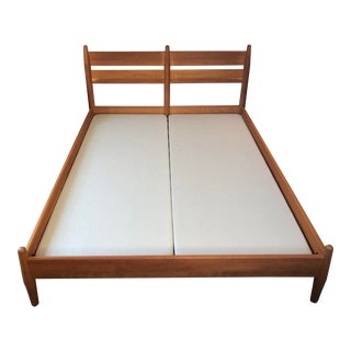 Mid Century Modern Room & Board Queen Walnut Grove Bedframe For Sale