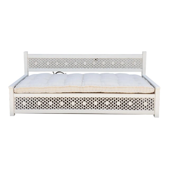 Large Hand-Carved Floral Jali White Daybed Sofa For Sale