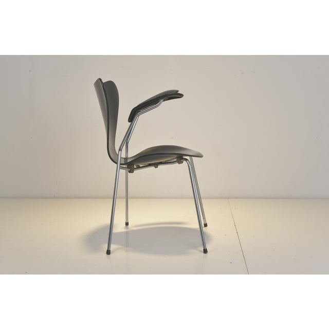 Fritz Hansen Armchair 3207 Arne Jacobsen for Fritz Hansen, Denmark, 1955 For Sale - Image 4 of 10