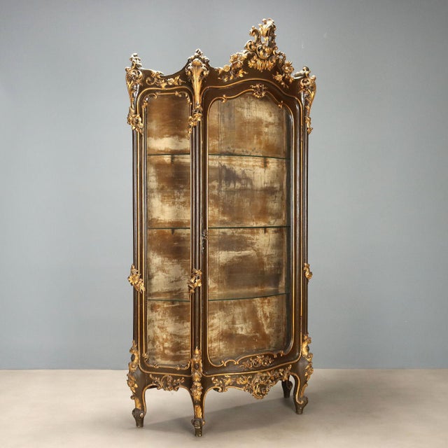 Italian Baroque Showcase in Carved Wood For Sale - Image 13 of 13