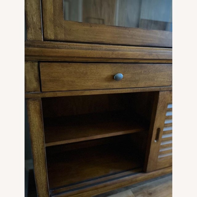 Ethan Allen Tango Sideboard & Hutch – 54.5″w, Glass Upper Cabinet & Louvered Base For Sale - Image 12 of 13