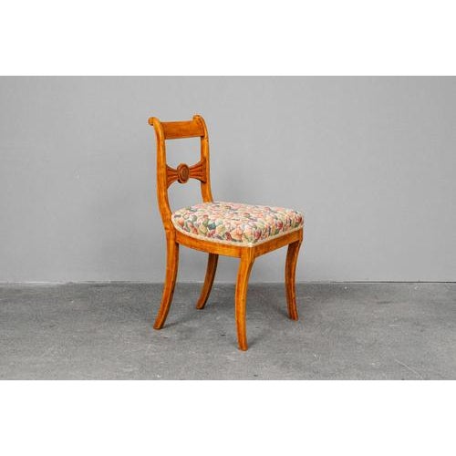 Item: Set of 5 chairs Period & Style: Biedermeier - Mid-19th century Features: - Elegant and practical furniture with...