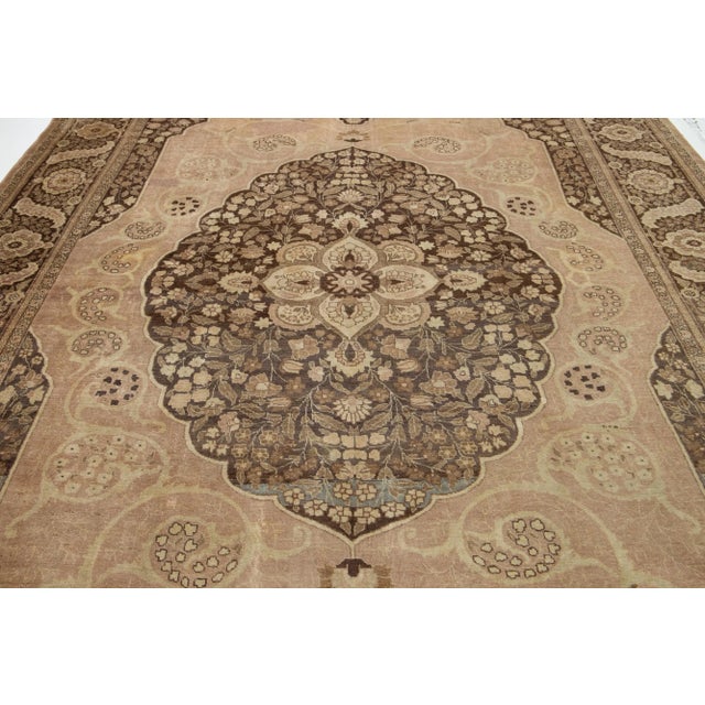 1920s Room Size Antique Tabriz Wool Rug in Peach With a Center Motif For Sale - Image 5 of 10