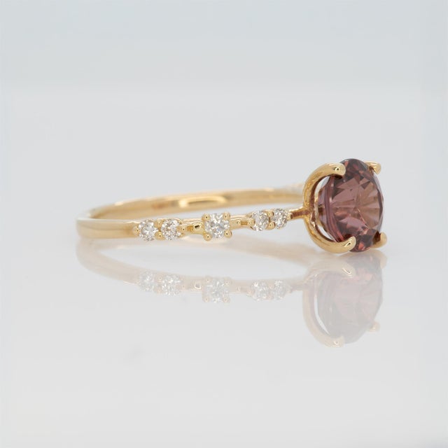 2.3Ct Red Zircon Ring With Earth Mined Diamonds Accents: Solid 14k Gold, Size 6.75 For Sale In Columbus - Image 6 of 8
