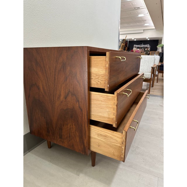 American of Martinsville Dresser For Sale - Image 9 of 9