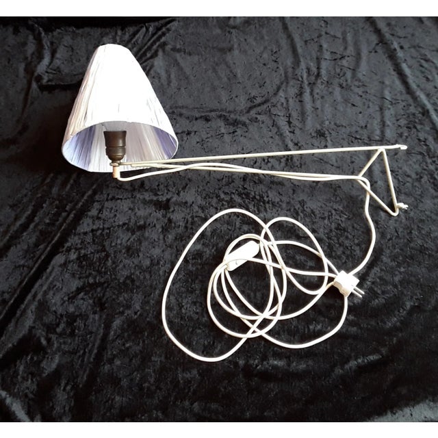 This is only the lamp for a string shelf. European Plug (up to 250V).The wiring of this item may be original and might...