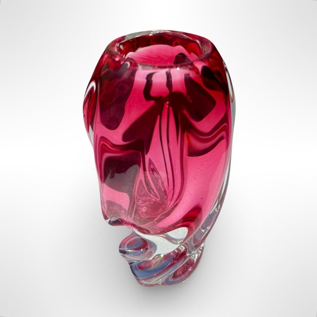 Mid-Century Modern Vintage Josef Hospodka Cranberry Glass Vase – Chribska Czech Art Glass, Mid-Century For Sale - Image 3 of 8