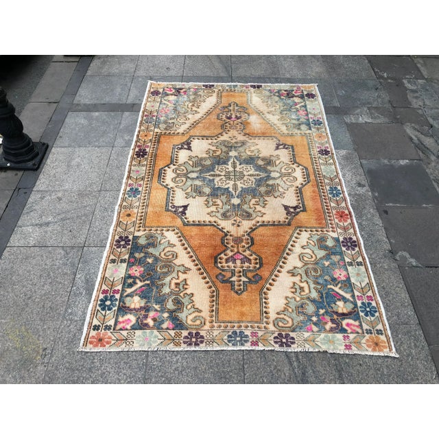 1960s Vintage Oushak Handwoven Tribal Floral Rug - 4′5″ × 7′ For Sale - Image 11 of 11
