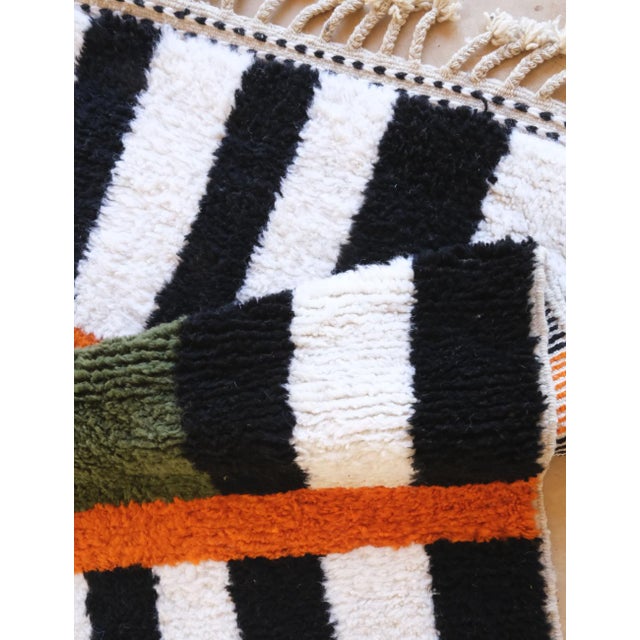 Handwoven Wool Moroccan Rug - 5.6 X 4.17 Ft For Sale In Cleveland - Image 6 of 8