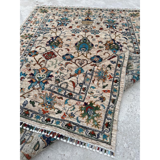 Vase Design Area Rug, Hand-Knotted Wool, Floral, 6x8, Ivory & Turquoise For Sale - Image 11 of 12