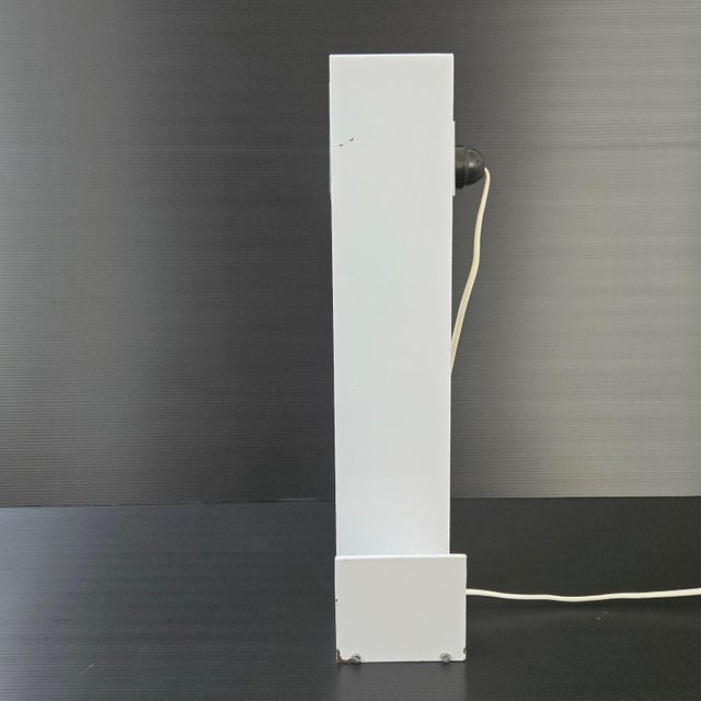 Vintage Table Lamp in White Lacquered Bent Metal, 1970s For Sale - Image 4 of 15