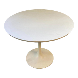 Vintage Mid Century Modern 30" Diameter Tulip Accent Table