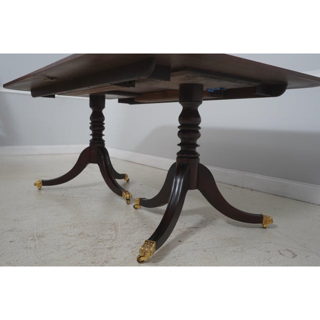 Wood Stickley Colonial Williamsburg Mahogany Banded Inlaid Dining Table For Sale - Image 7 of 18