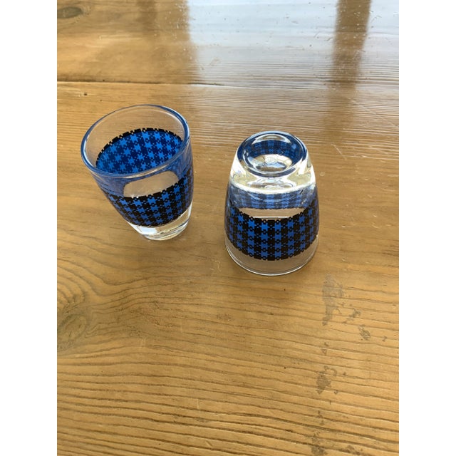1950s 1950s French Mid Century Herringbone-Banded Glass Decanter and Shot Glasses Set- 10 Pieces For Sale - Image 5 of 8