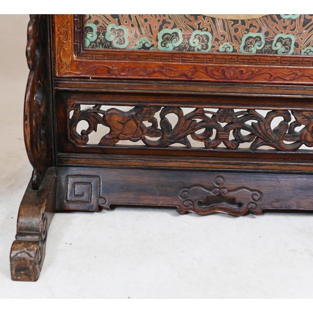 Chinese Silk Woven Hardwood Screens, 1840s, Set of 2 For Sale - Image 5 of 14