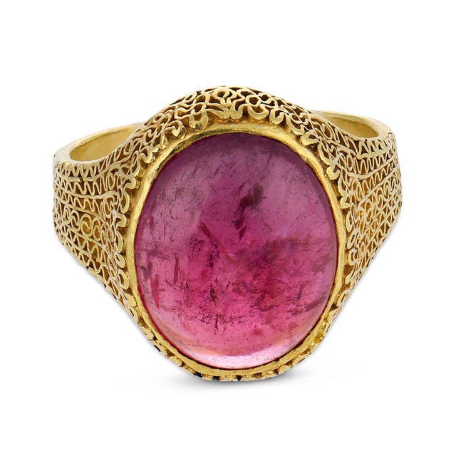 Mid-Century Modern 1940s Retro 9.00 Carat Pink Tourmaline 18k Yellow Gold Ring, Size 8.25 For Sale - Image 3 of 5