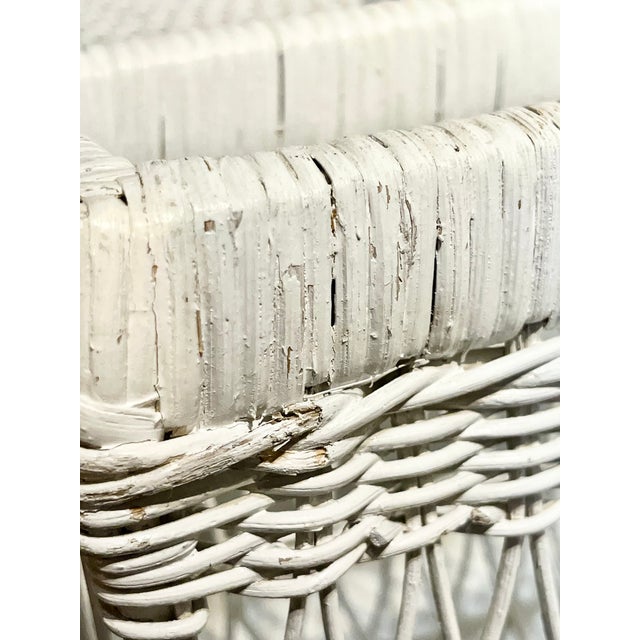 Vintage White Wicker Bed Tray With Removable Tray For Sale - Image 17 of 18