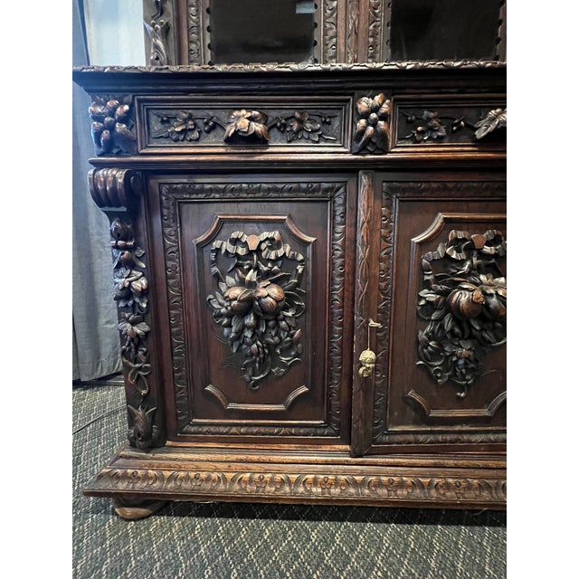 Antique French Normandy Hand Carved Oak Hutch – 19th Century Cabinet For Sale In Sacramento - Image 6 of 7