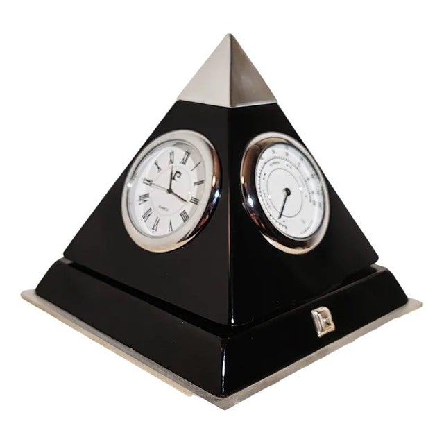 Mid-Century Modern Black Pyramide Table Clock by Gianfranco Ferrè, Italy, 1970s For Sale - Image 3 of 10