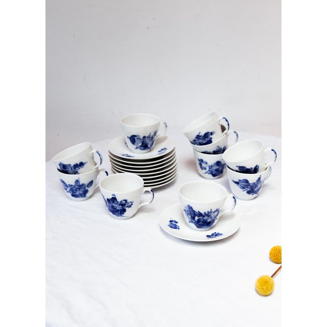 1980s Danish Porcelain Blå Blomst Mocha Cup Set from Royal Copenhagen, 1980s, Set of 20 For Sale - Image 5 of 11